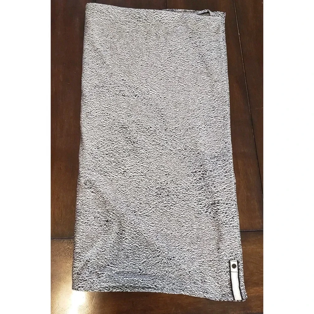Lululemon Vinyasa Scarf Wrap One Size Snap Closure Black/white Customizable‎